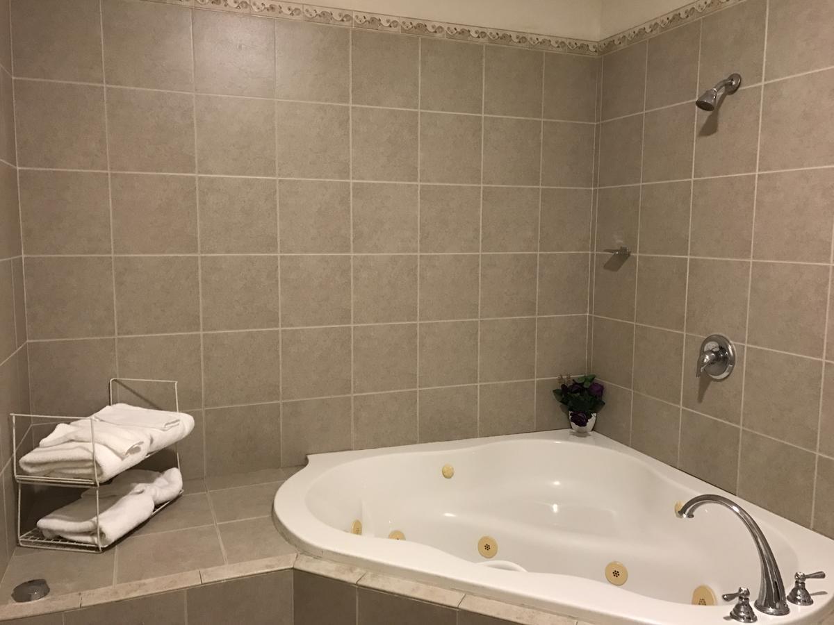 Waterbury Big Apple Motel Εξωτερικό φωτογραφία