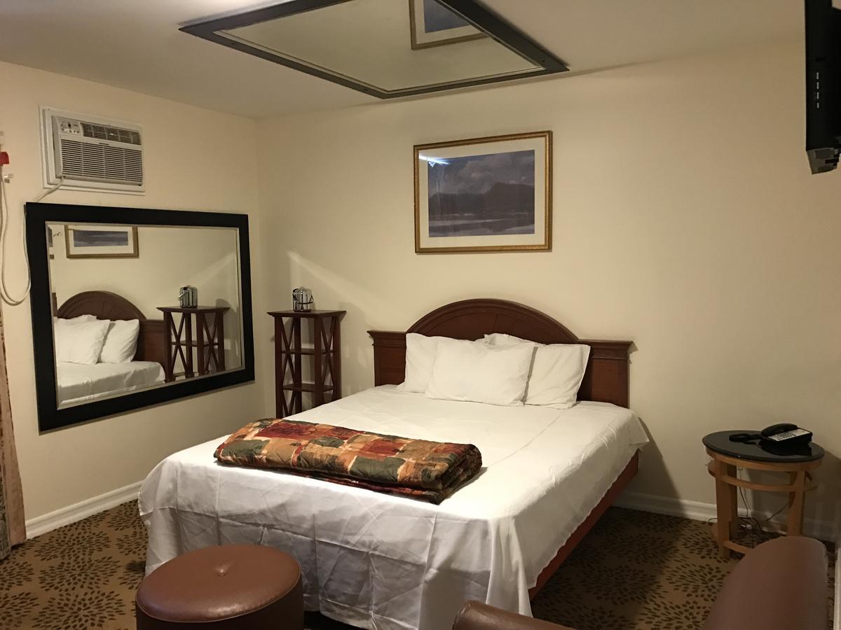Waterbury Big Apple Motel Εξωτερικό φωτογραφία
