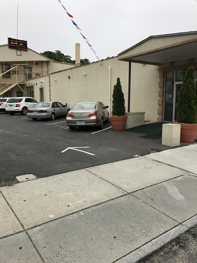 Waterbury Big Apple Motel Εξωτερικό φωτογραφία